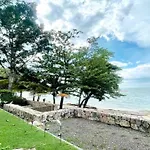 Yizen Beachfront Seaview Villa