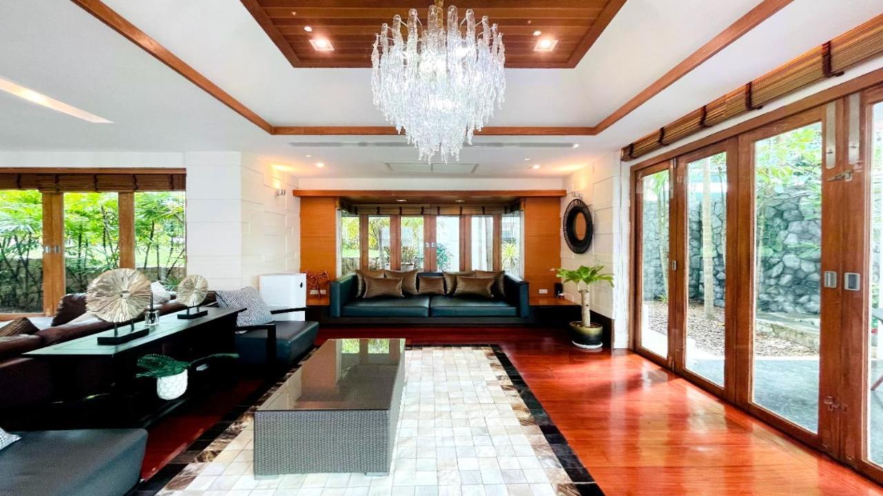 Yizen Beachfront Seaview Pattaya