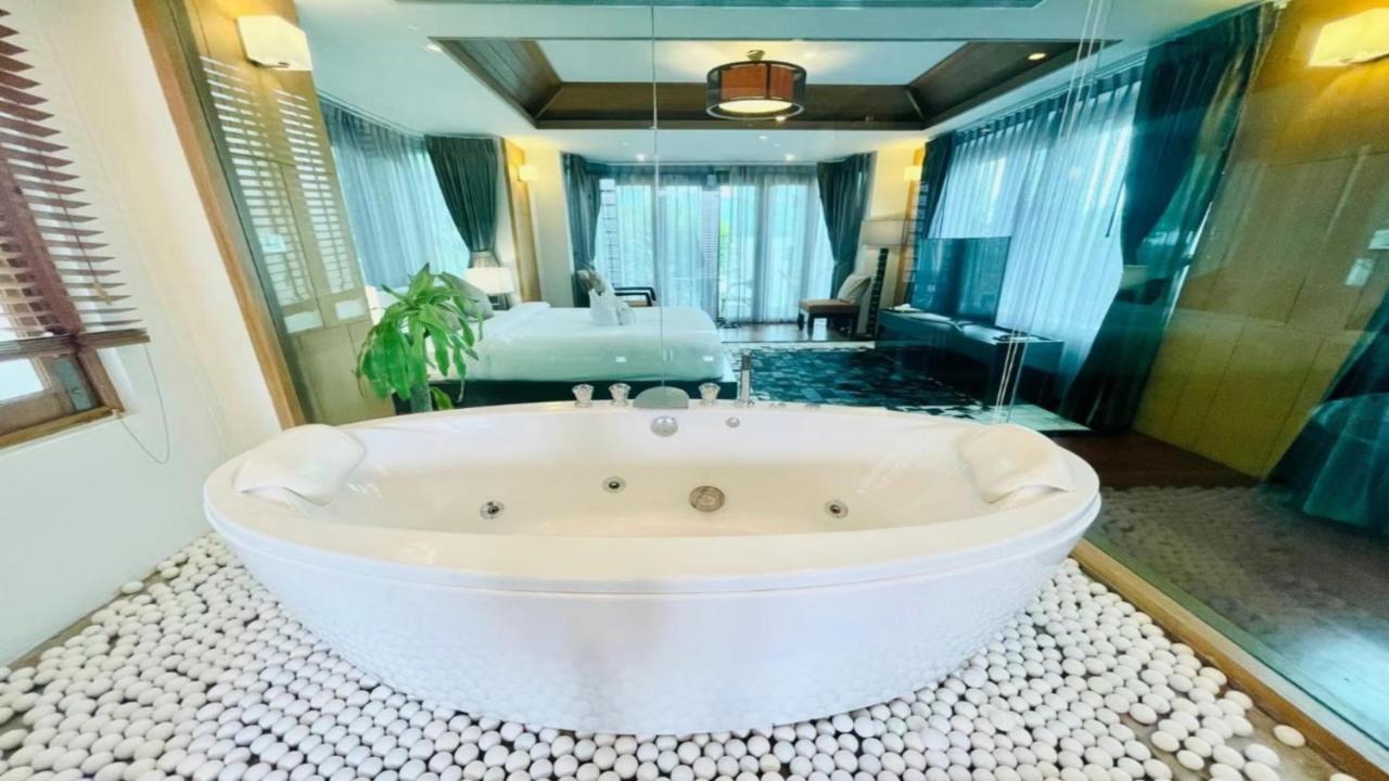 Yizen Beachfront Seaview